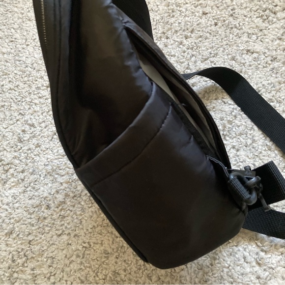 Skip Hop Paxwell Sling Easy-Access Diaper Bag Black Camo - Picture 4 of 8